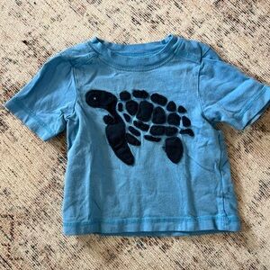 Crazy 8 Blue and Black Short Sleeve Tee with Turtle Design